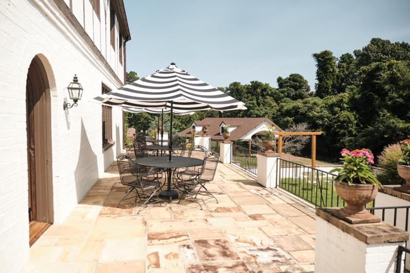 サザンパインズ Duncraig Manor Bed & Breakfast エクステリア 写真